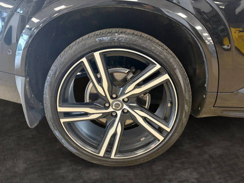 2017 Volvo XC90 T6 R-Design