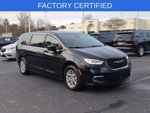 2024 Chrysler Pacifica Touring L