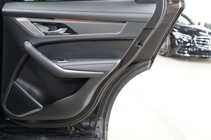 2023 Jaguar F-PACE SVR