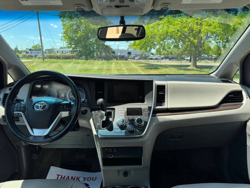 2015 Toyota Sienna