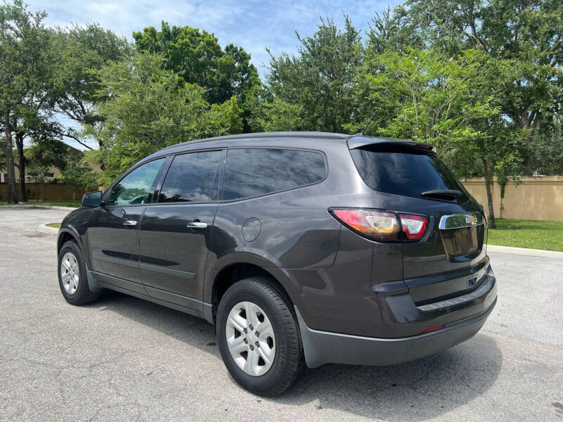 2014 Chevrolet Traverse LS photo 6