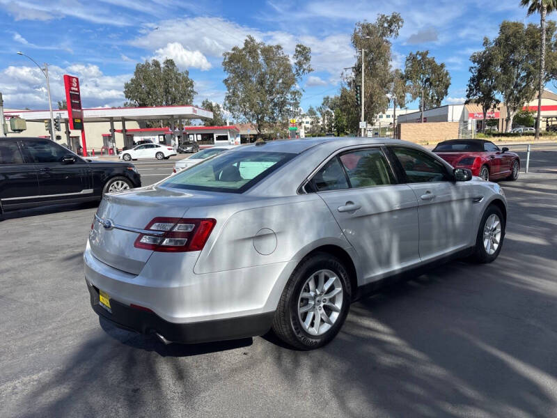 2013 Ford Taurus SE