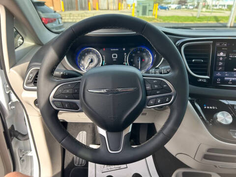 2022 Chrysler Pacifica Touring L