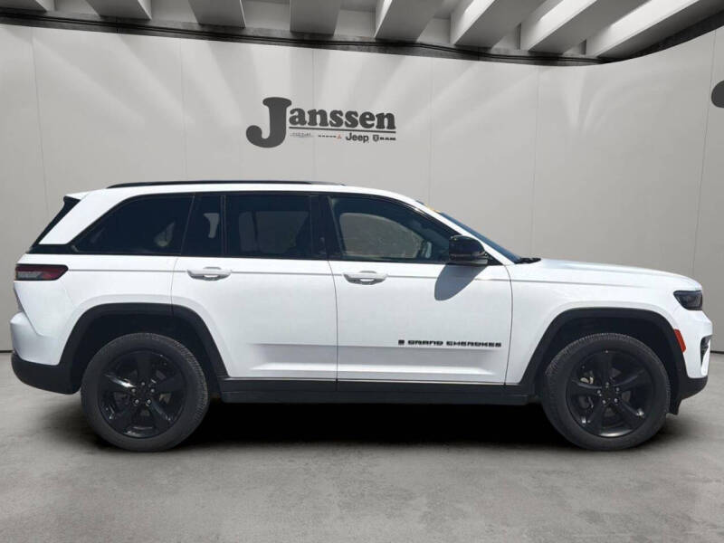 2023 Jeep Grand Cherokee Altitude