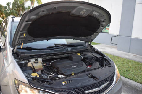 2017 Chrysler Pacifica Touring