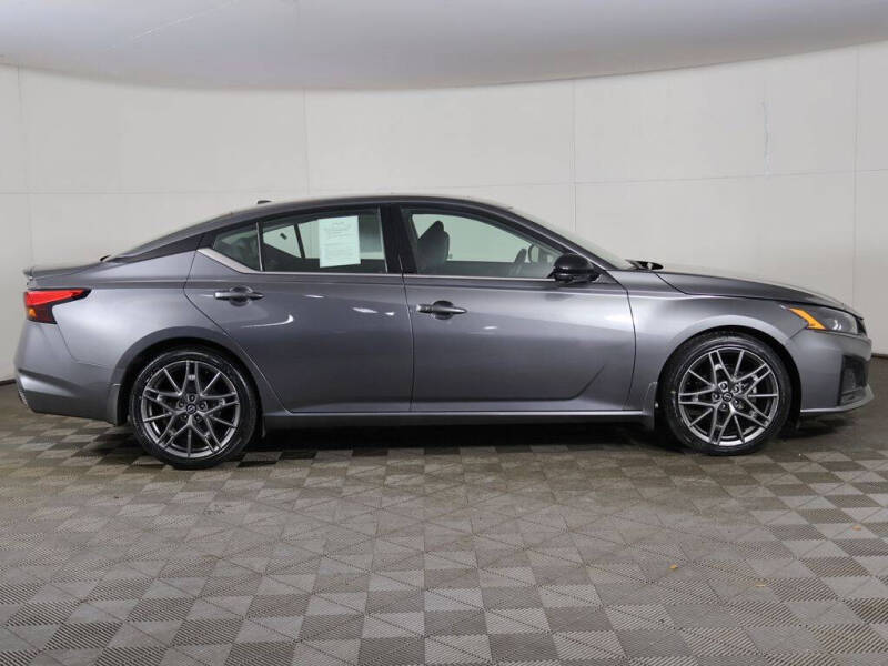 2023 Nissan Altima 2.0 SR