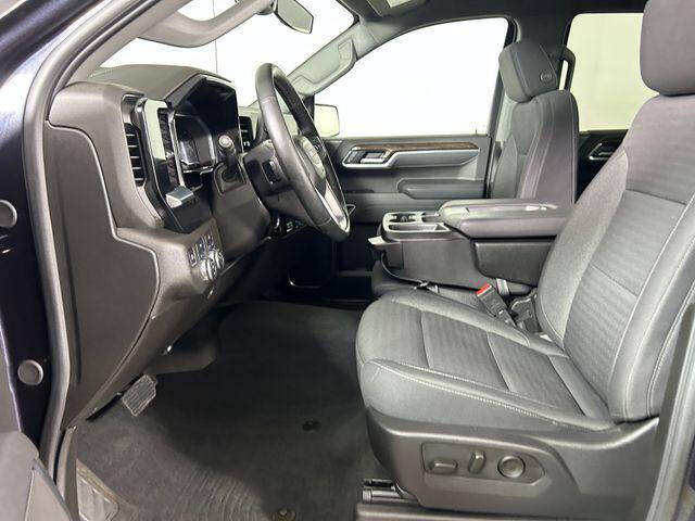 2025 GMC Sierra 1500 Elevation Standard