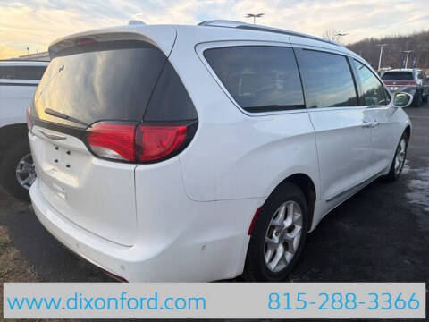 2017 Chrysler Pacifica Touring-L Plus