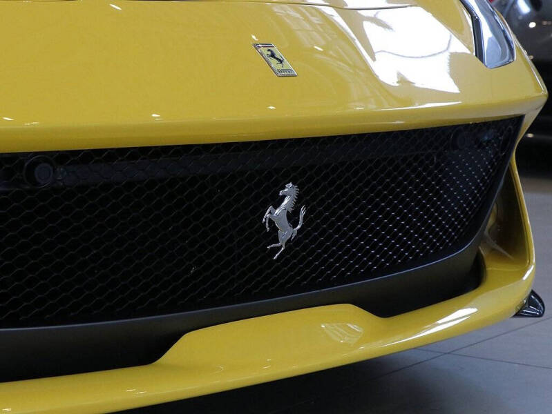 2021 Ferrari 812 GTS