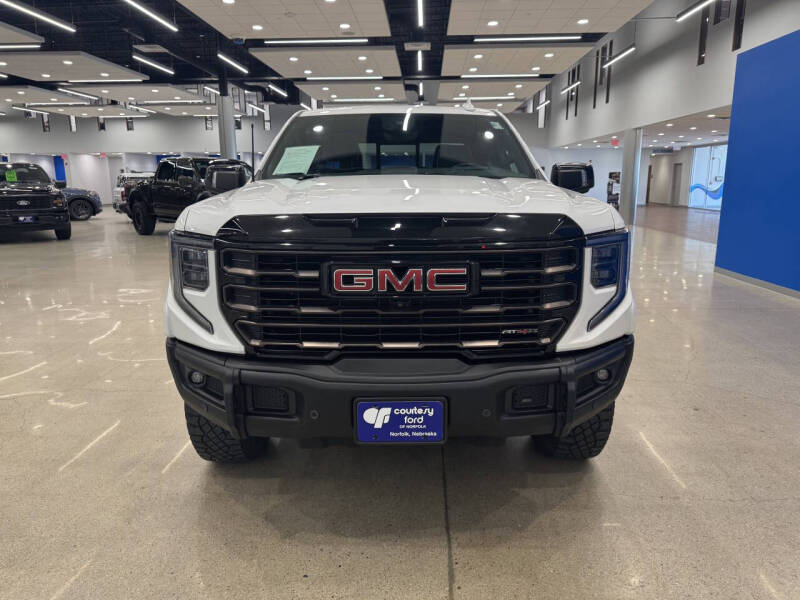 2023 GMC Sierra 1500 AT4X