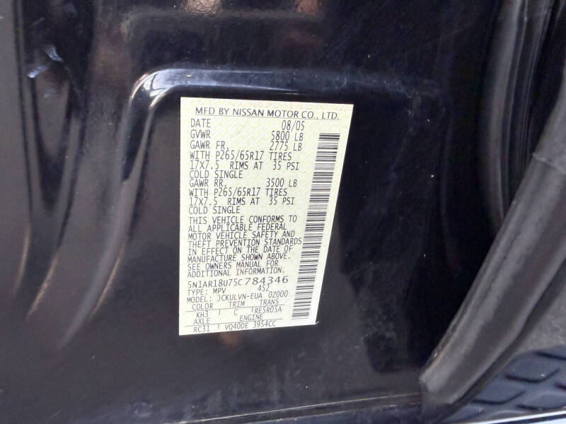 2005 Nissan Pathfinder LE