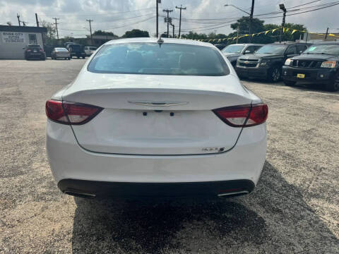 2015 Chrysler 200 S