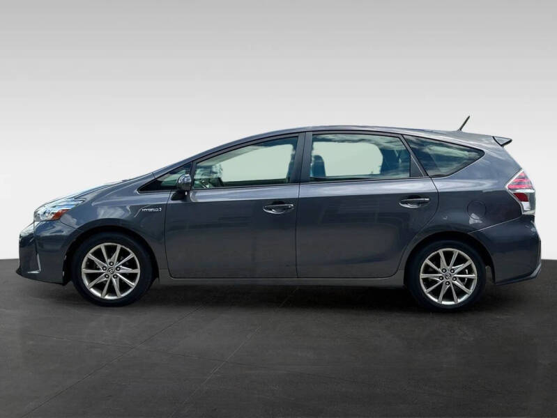 2016 Toyota Prius v