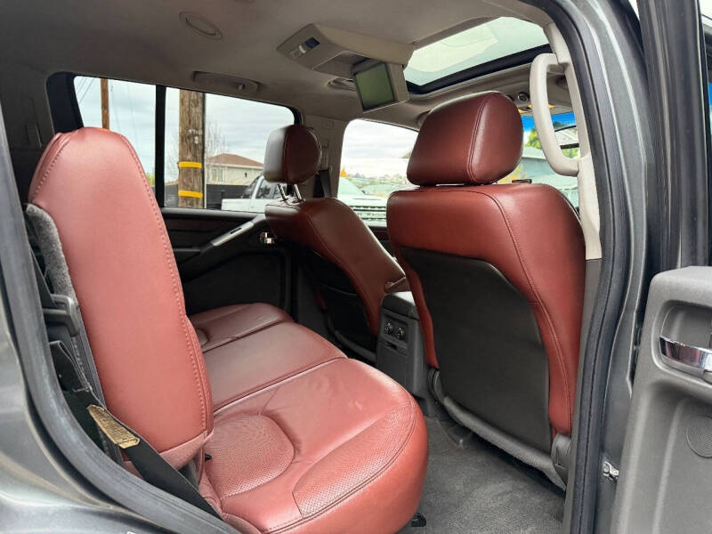 2008 Nissan Pathfinder LE