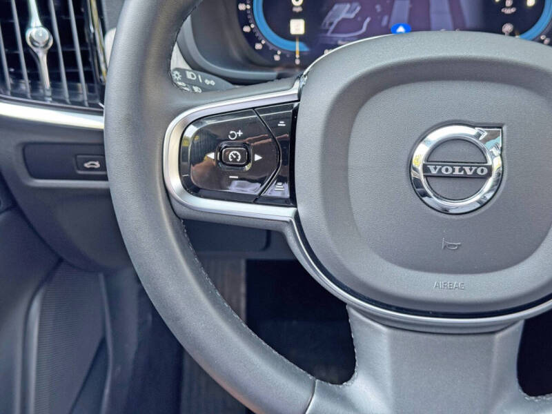 2023 Volvo S90 B6 Plus