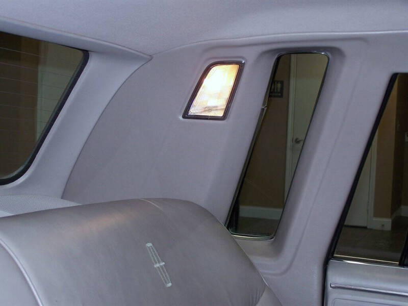 1988 Lincoln Town Car Signature