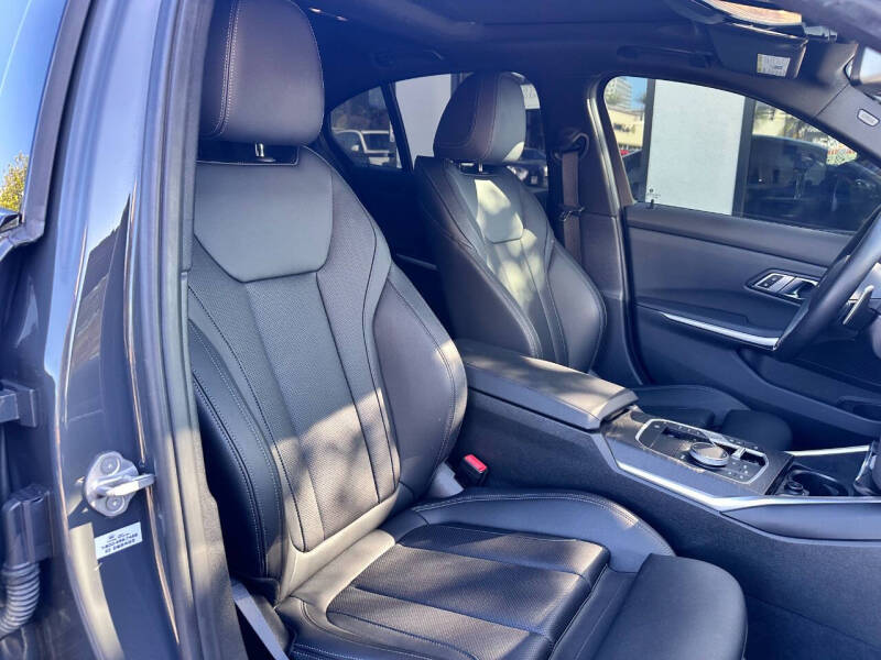 2023 BMW 3 Series 330e