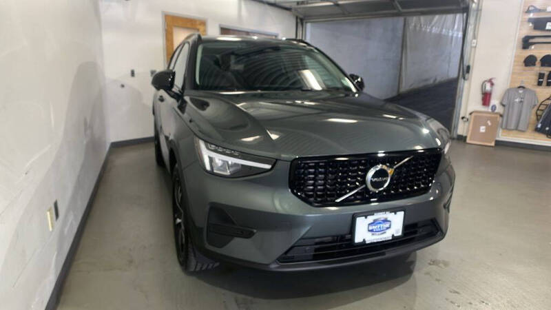 2026 Volvo XC40 B5 Core