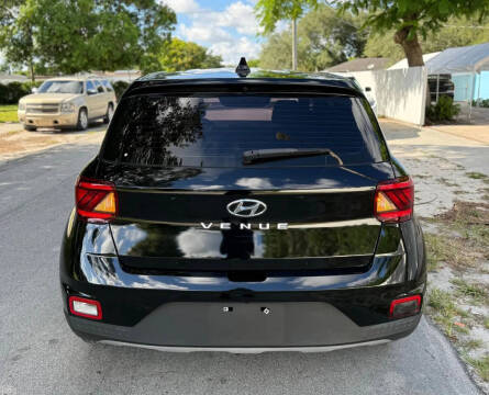 2022 Hyundai Venue SE