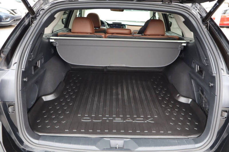 2022 Subaru Outback Touring XT