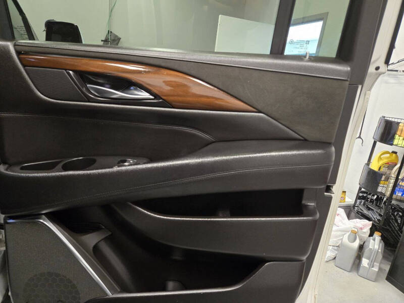 2018 Cadillac Escalade ESV Luxury