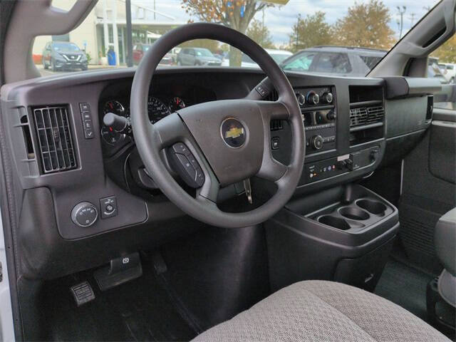 2025 Chevrolet Express 3500