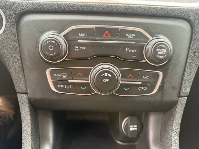 2019 Dodge Charger SXT