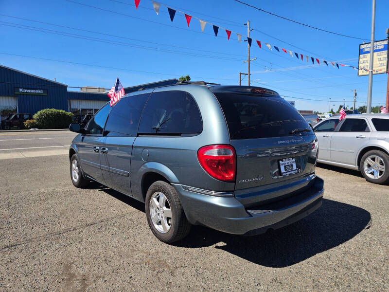 2005 Dodge Grand Caravan SXT