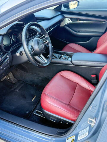 2022 Mazda Mazda3 Sedan Carbon Edition