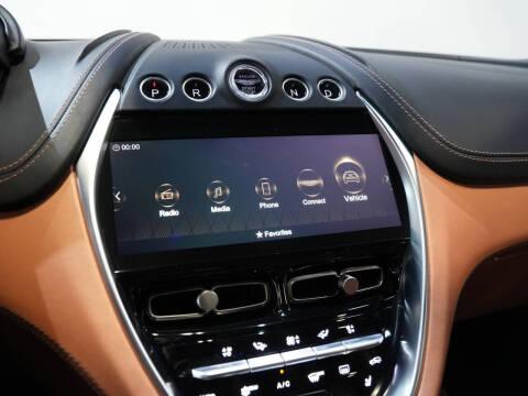 2021 Aston Martin DBX