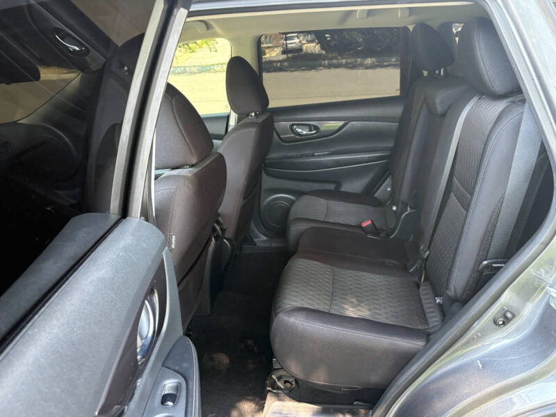 2018 Nissan Rogue SV