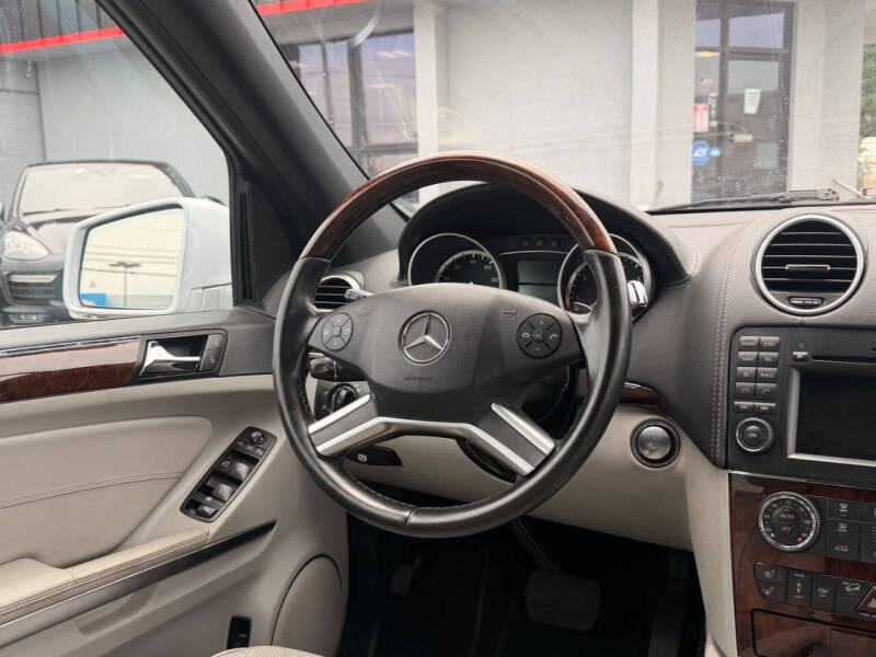 2011 Mercedes-Benz GL-Class GL 550 4MATIC