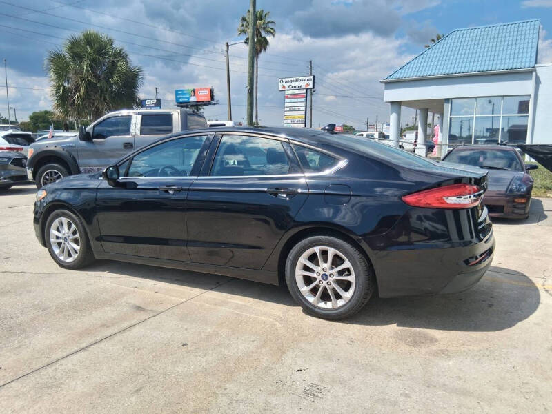 2020 Ford Fusion SE