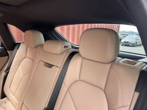 2023 Porsche Macan T