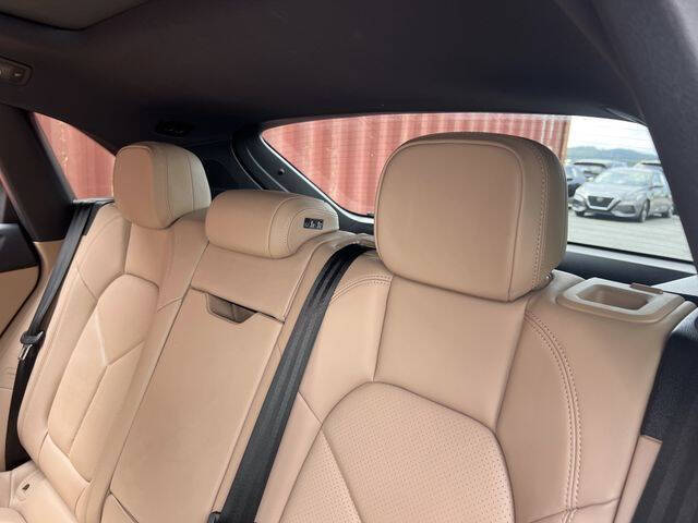 2023 Porsche Macan T