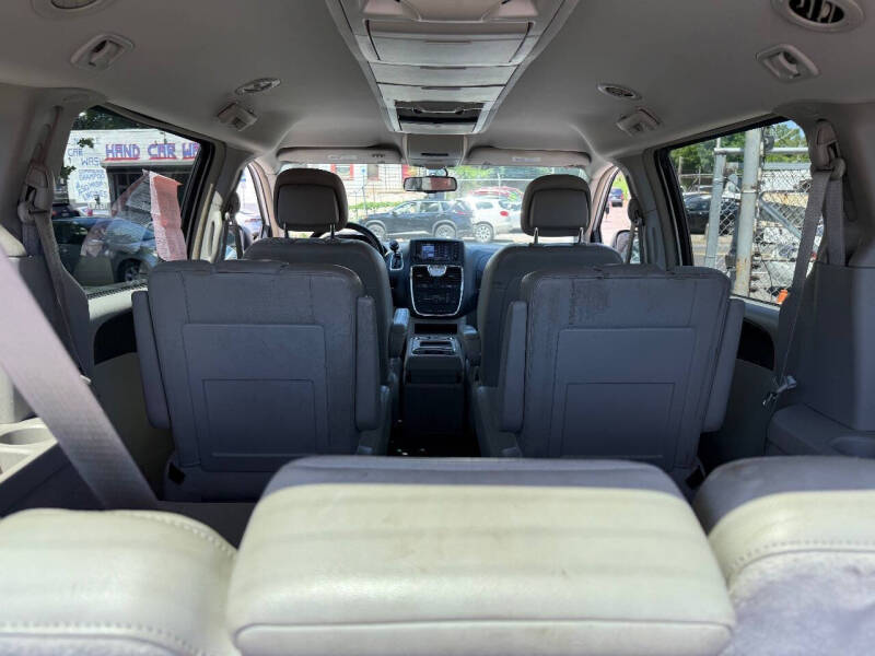 2012 Chrysler Town and Country Touring