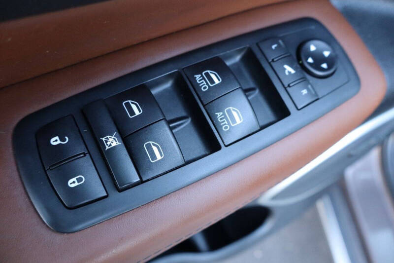 2020 Jeep Grand Cherokee Summit