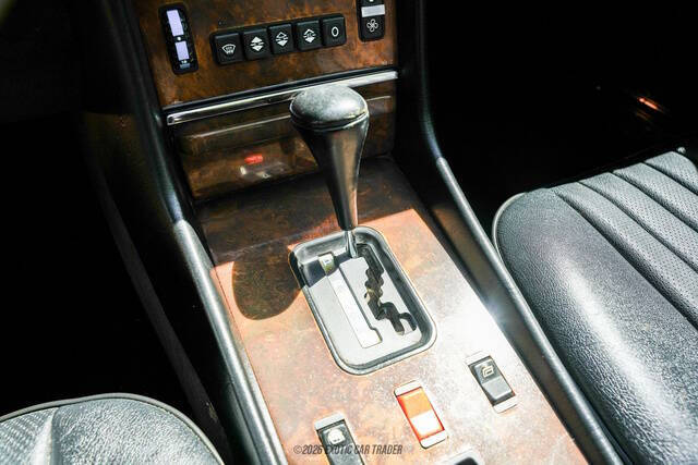 1987 Mercedes-Benz 560-Class 560 SL