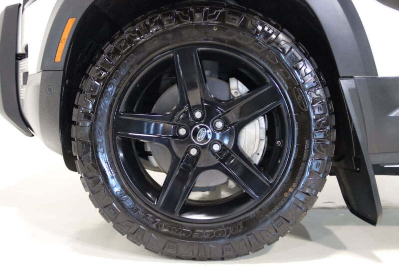 2020 Land Rover Defender 110 SE
