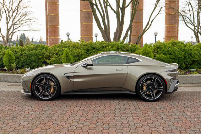 2025 Aston Martin Vantage