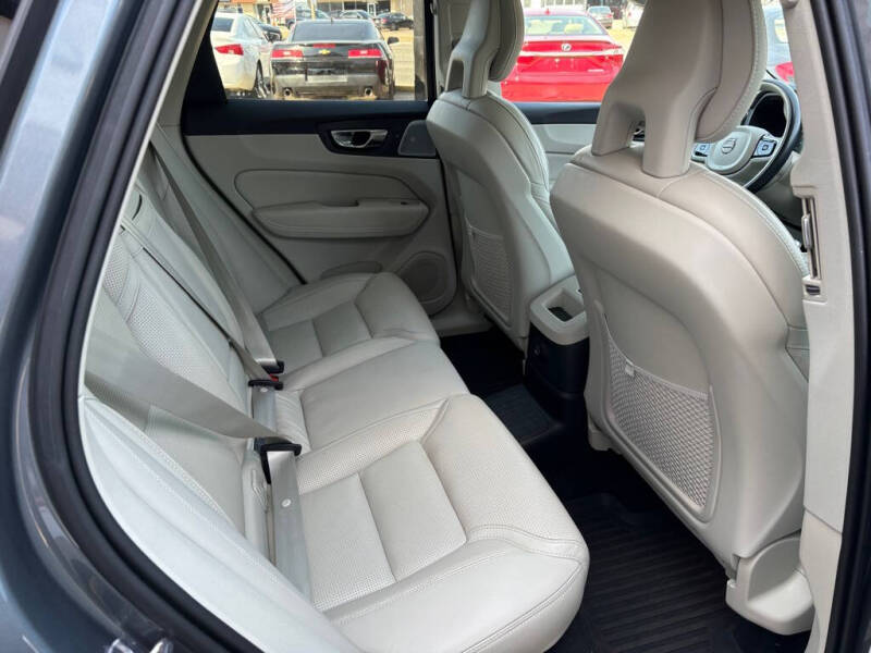2018 Volvo XC60 T8 eAWD Inscription