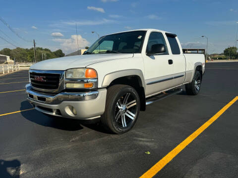 2005 GMC Sierra 1500 for sale at eAutoTrade in Evansville IN