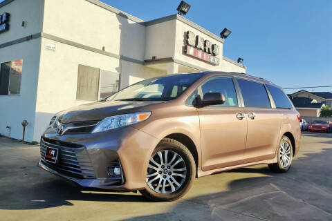 2018 Toyota Sienna for sale at Fastrack Auto Inc in Rosemead CA