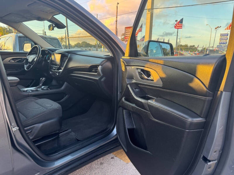 2020 Chevrolet Traverse LT Cloth