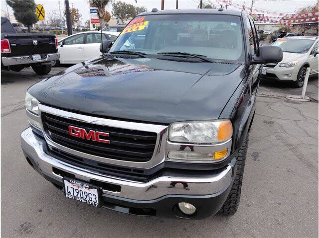 2005 GMC Sierra 2500HD