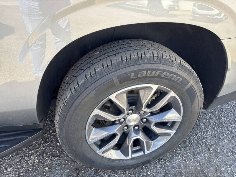 2023 Chevrolet Suburban LS