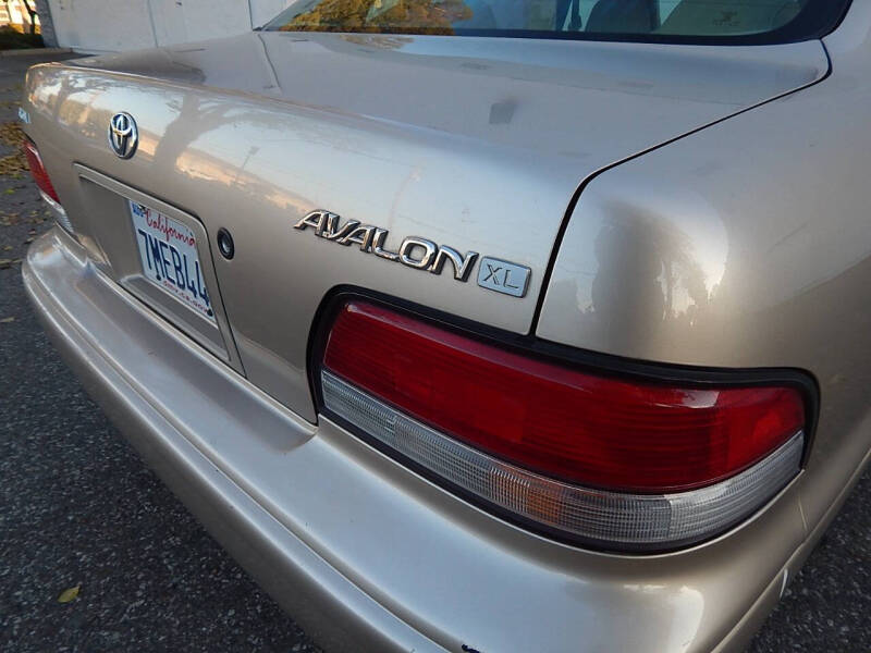 1997 Toyota Avalon XL