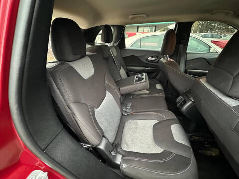 2016 Jeep Cherokee Sport