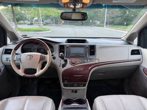 2013 Toyota Sienna Limited 7-Passenger
