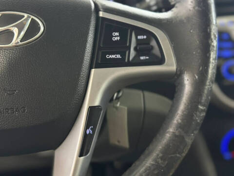 2012 Hyundai Accent SE